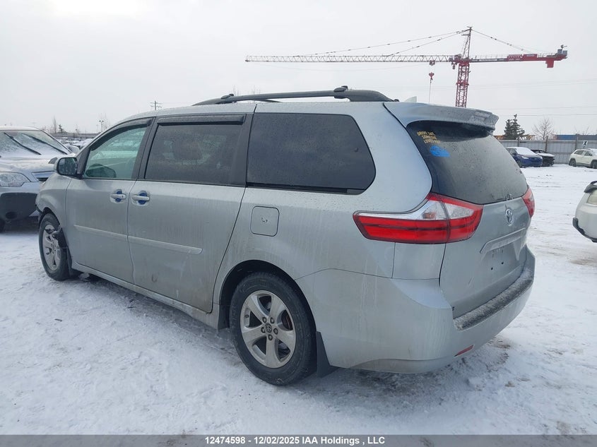 5TDKZ3DC3KS978352 2019 TOYOTA SIENNA photo no. 3
