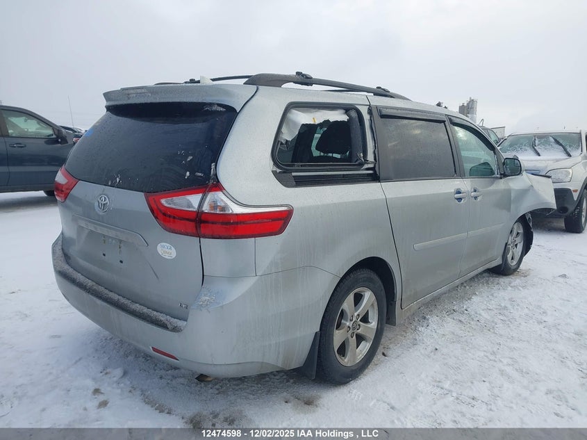 5TDKZ3DC3KS978352 2019 TOYOTA SIENNA photo no. 4