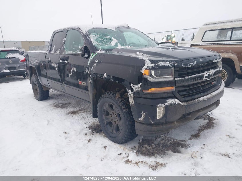 1GCVKREC5JZ338725 2018 CHEVROLET SILVERADO photo no. 3