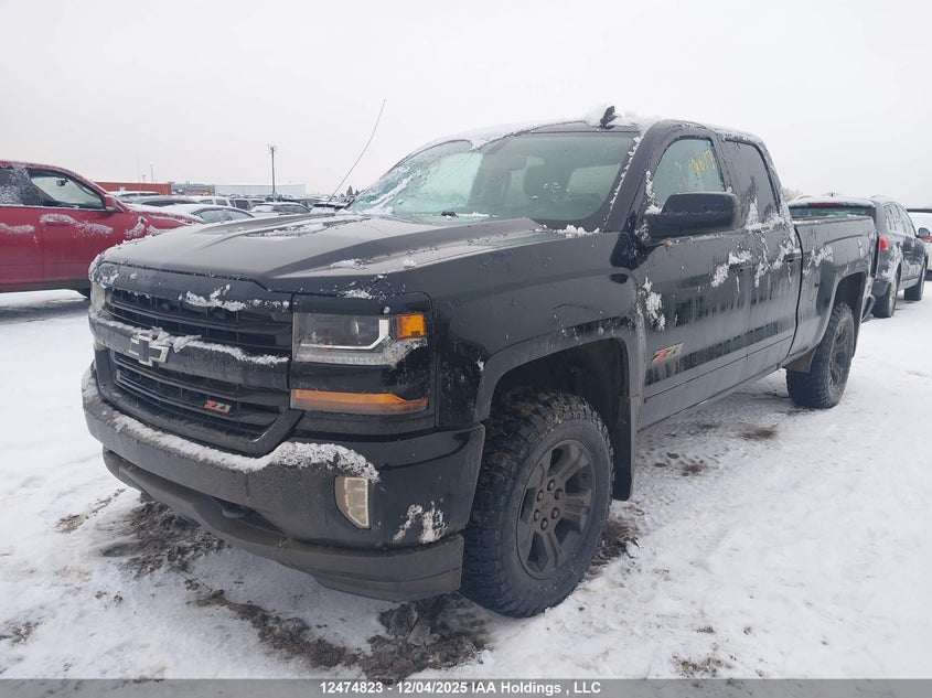 1GCVKREC5JZ338725 2018 CHEVROLET SILVERADO photo no. 2