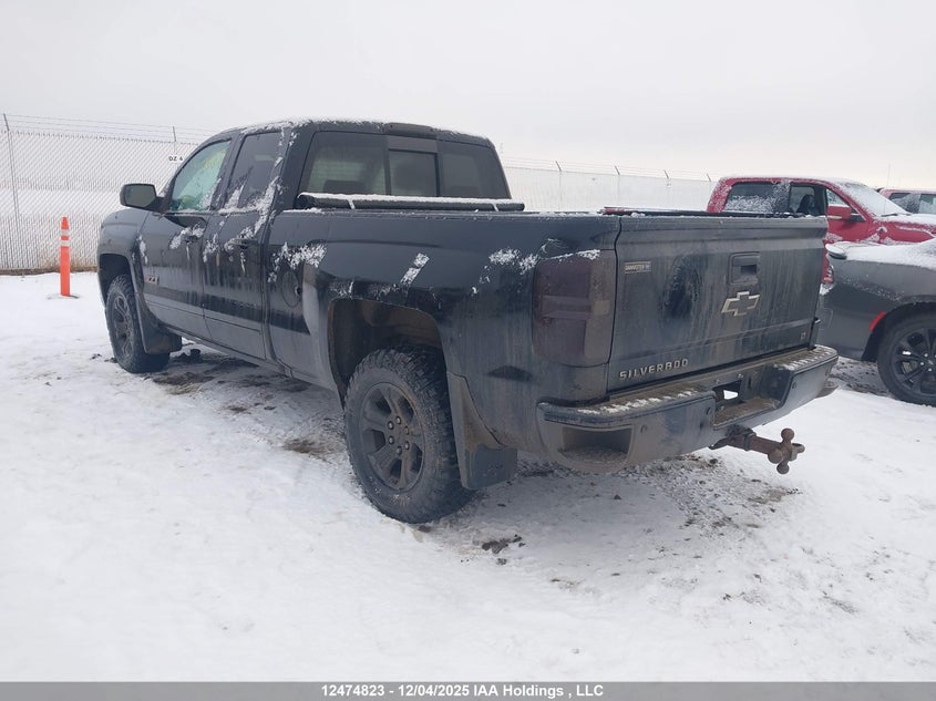 1GCVKREC5JZ338725 2018 CHEVROLET SILVERADO photo no. 3
