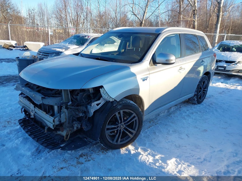 JA4J24A55JZ621483 2018 MITSUBISHI OUTLANDER photo no. 2
