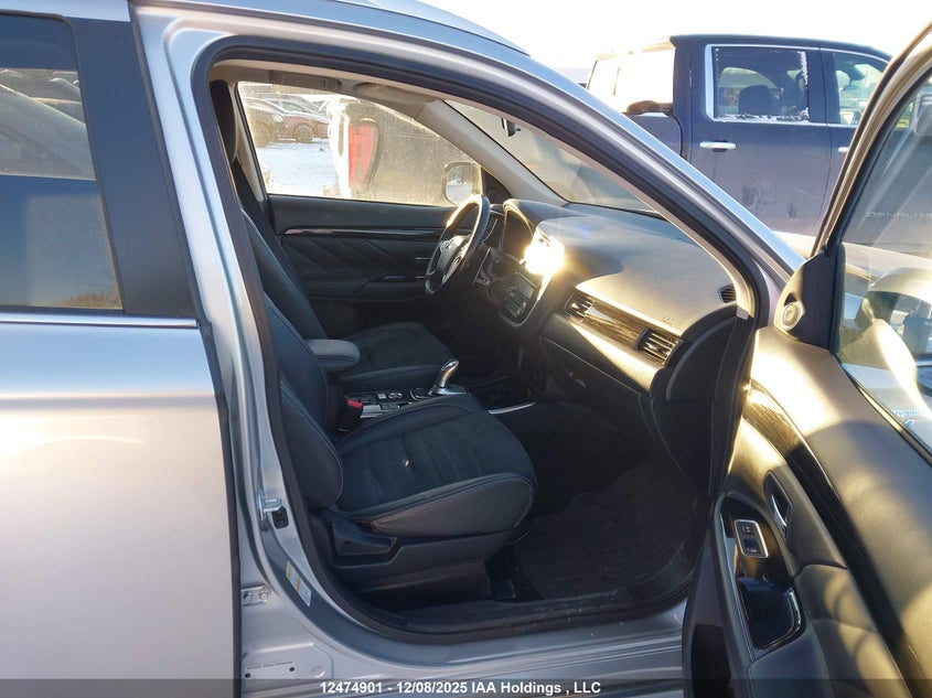 JA4J24A55JZ621483 2018 MITSUBISHI OUTLANDER photo no. 5