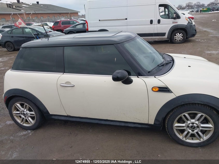 WMWSU3C51BT091607 2011 MINI COOPER photo no. 13