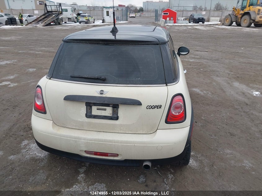 WMWSU3C51BT091607 2011 MINI COOPER photo no. 16