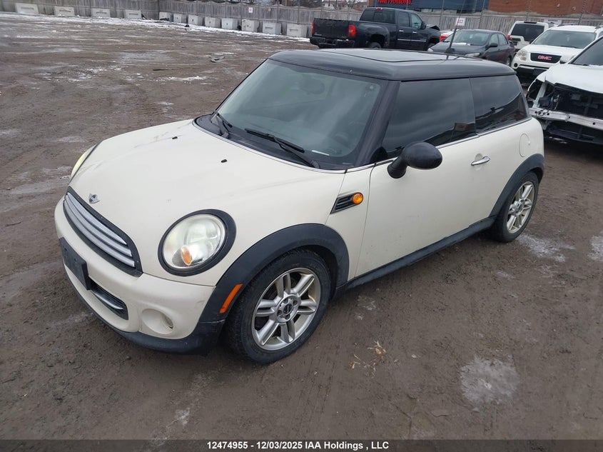 WMWSU3C51BT091607 2011 MINI COOPER photo no. 2
