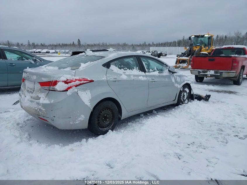 5NPDH4AE9DH177084 2013 HYUNDAI ELANTRA photo no. 4