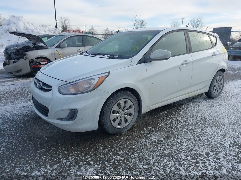 KMHCT5AE2HU352637 2017 HYUNDAI ACCENT photo no. 2