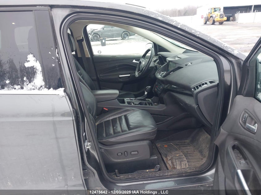 1FMCU9J99HUD46339 2017 FORD ESCAPE photo no. 5