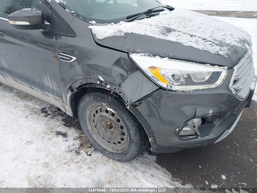 1FMCU9J99HUD46339 2017 FORD ESCAPE photo no. 6
