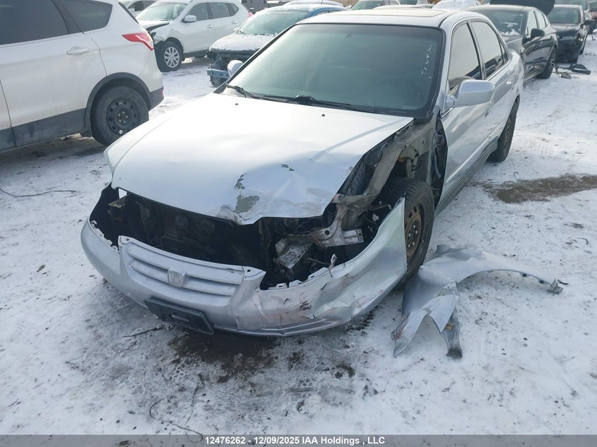 1HGCG16602A801035 2002 HONDA ACCORD photo no. 2