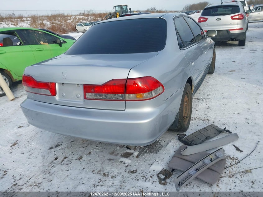 1HGCG16602A801035 2002 HONDA ACCORD photo no. 4