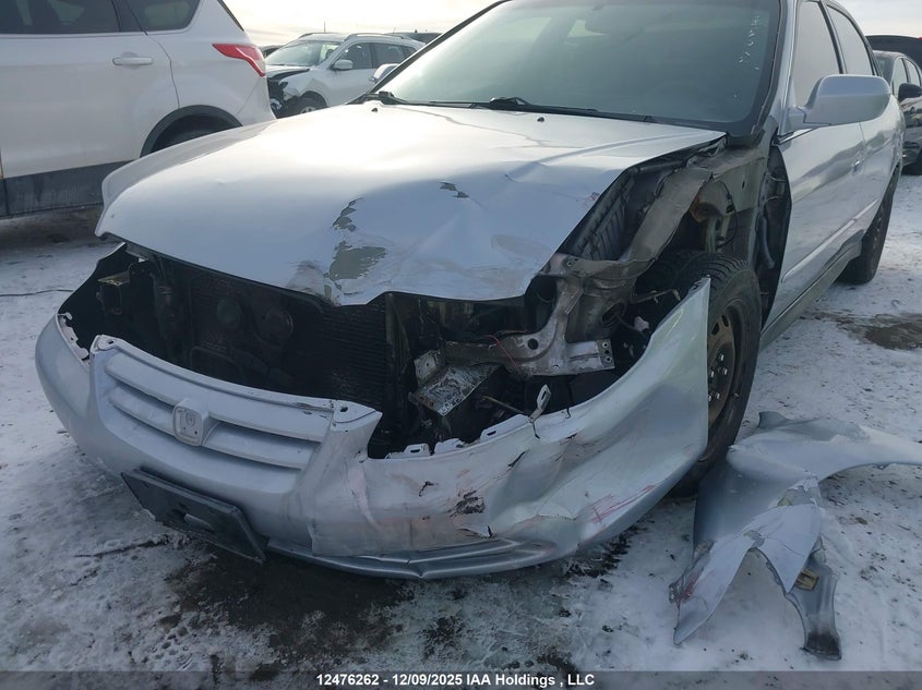 1HGCG16602A801035 2002 HONDA ACCORD photo no. 6