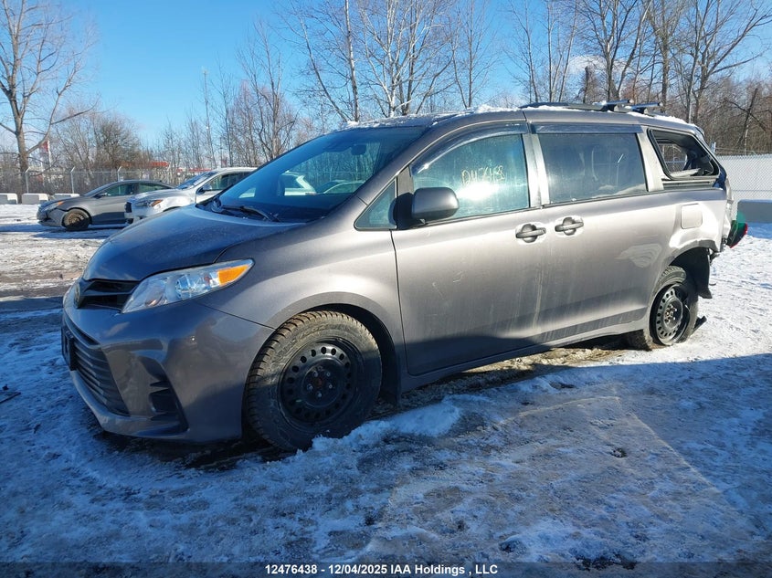 2019 Toyota Sienna, Удар сзади, IAAI, VIN 5TDZZ3DCXKS011820 — фото 2