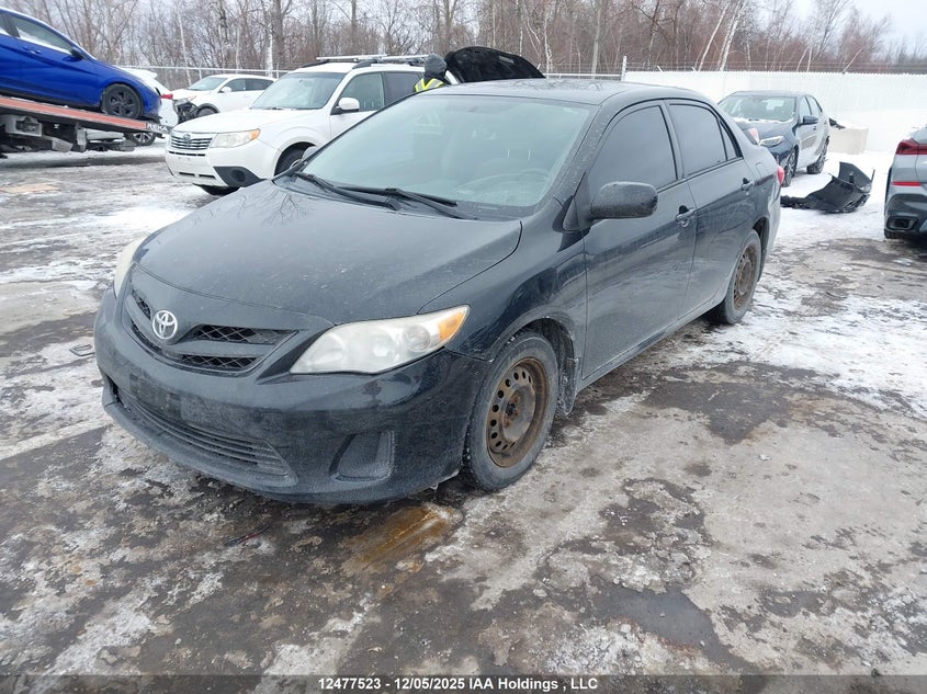 2T1BU4EE8DC052108 2013 TOYOTA COROLLA photo no. 2