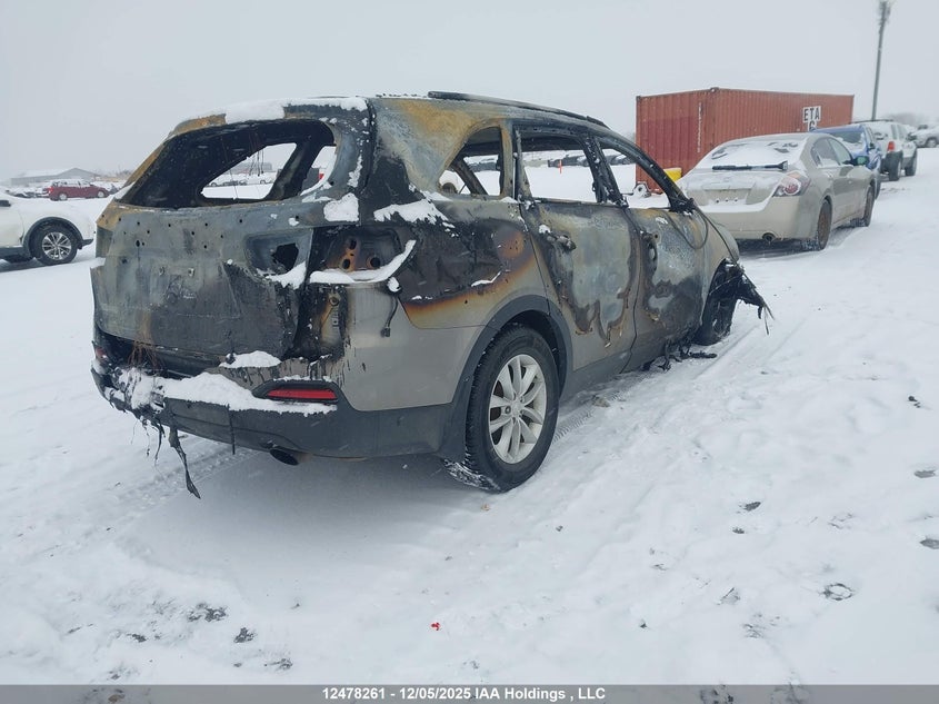 5XYPGDA33JG343990 2018 KIA SORENTO photo no. 4