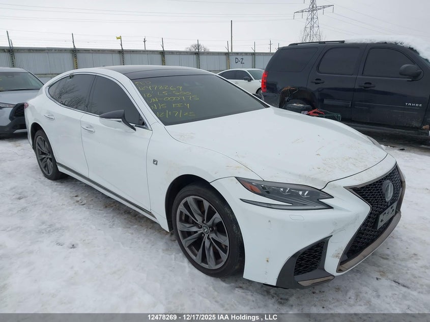 JTHC51FF6J5000975 2018 LEXUS LS photo no. 2