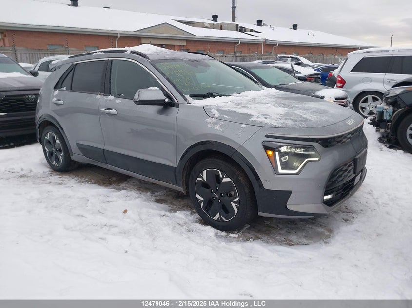 KNDCT3L1XP5054333 2023 KIA NIRO photo no. 2