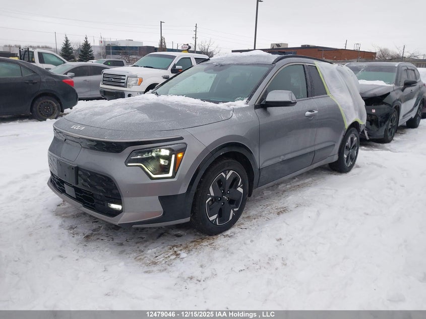 KNDCT3L1XP5054333 2023 KIA NIRO photo no. 2