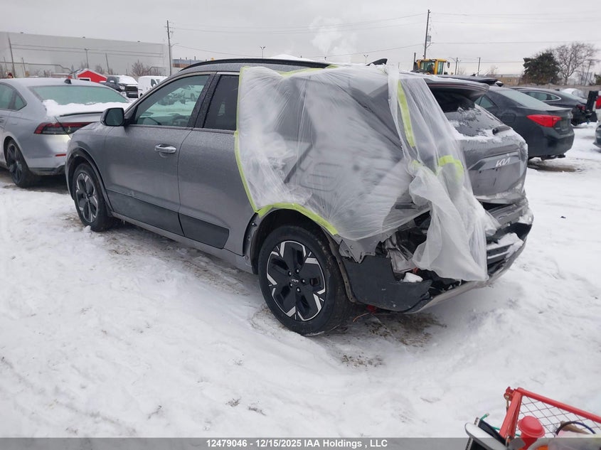 KNDCT3L1XP5054333 2023 KIA NIRO photo no. 3