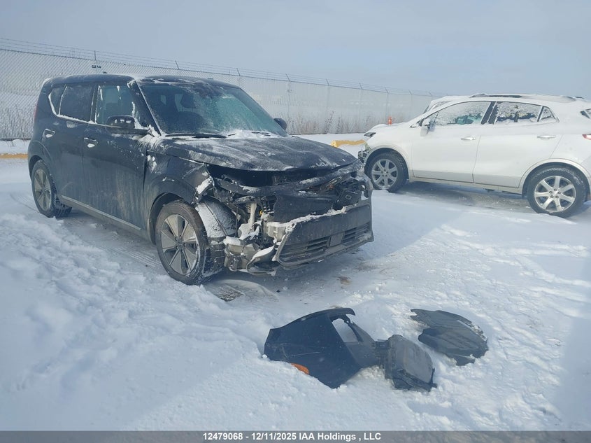 KNDJ33A14N7025972 KIA SOUL EV Photo 1
