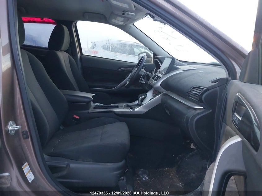 JA4ATVAA0NZ600921 2022 MITSUBISHI ECLIPSE CROSS photo no. 5