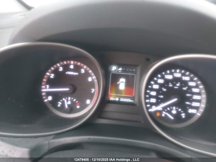 2017 Hyundai Santa Fe Sport 2.4 Luxury VIN: 5XYZUDLB9HG439025 Lot: 12479405