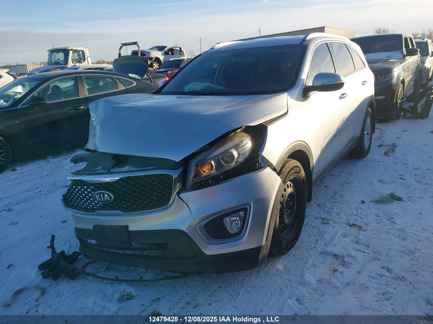 5XYPGDA55GG172248 2016 KIA SORENTO photo no. 2