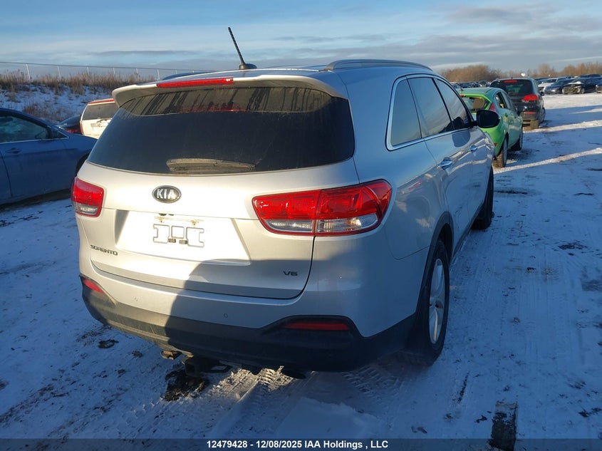 5XYPGDA55GG172248 2016 KIA SORENTO photo no. 4