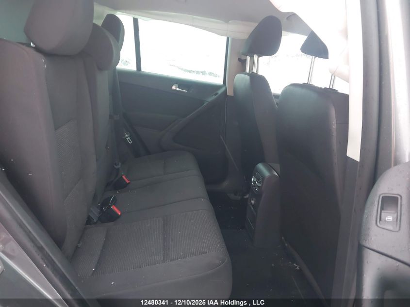 2017 Volkswagen Tiguan Trendline VIN: WVGHV7AX5HK040143 Lot: 12480341