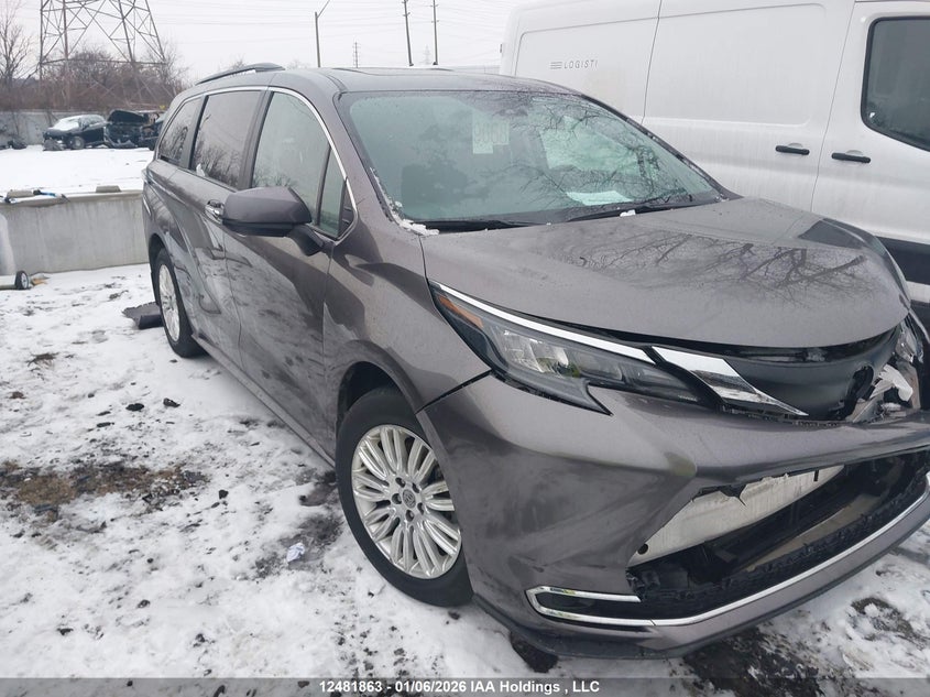 5TDGRKEC8RS182026 TOYOTA SIENNA Photo 1