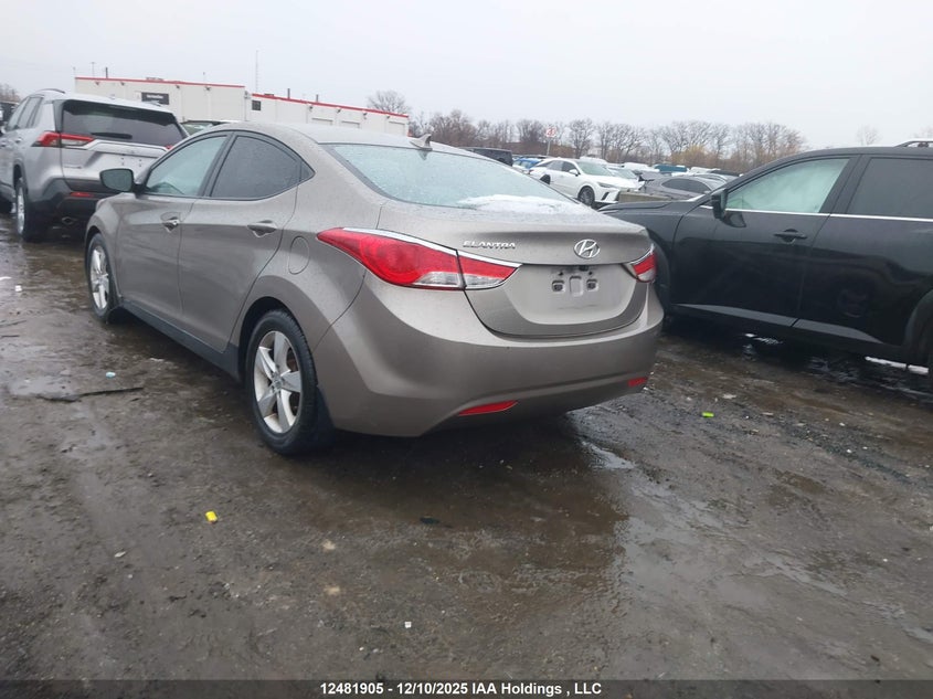 5NPDH4AE6DH214026 2013 HYUNDAI ELANTRA photo no. 3