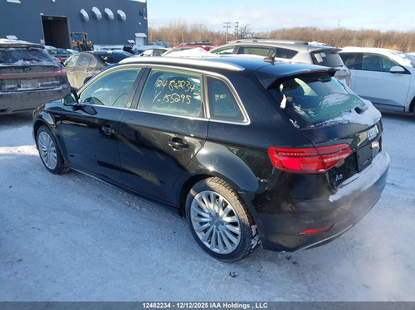 WAUUPBFFXJA155295 2018 AUDI A3 photo no. 3