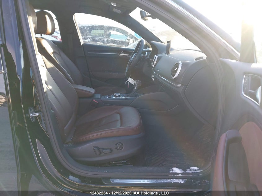 WAUUPBFFXJA155295 2018 AUDI A3 photo no. 5