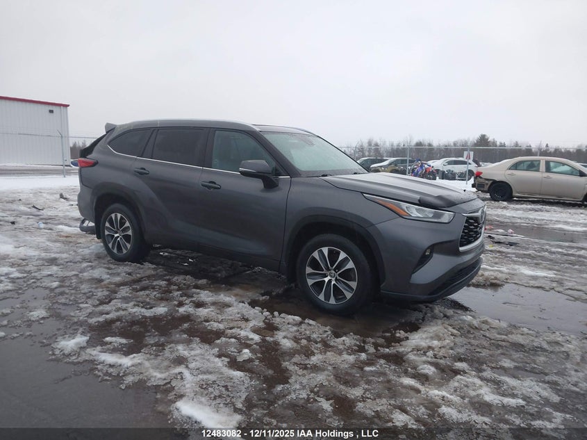 5TDGZRBHXMS153841 2021 Toyota Highlander Xle auction photo 1