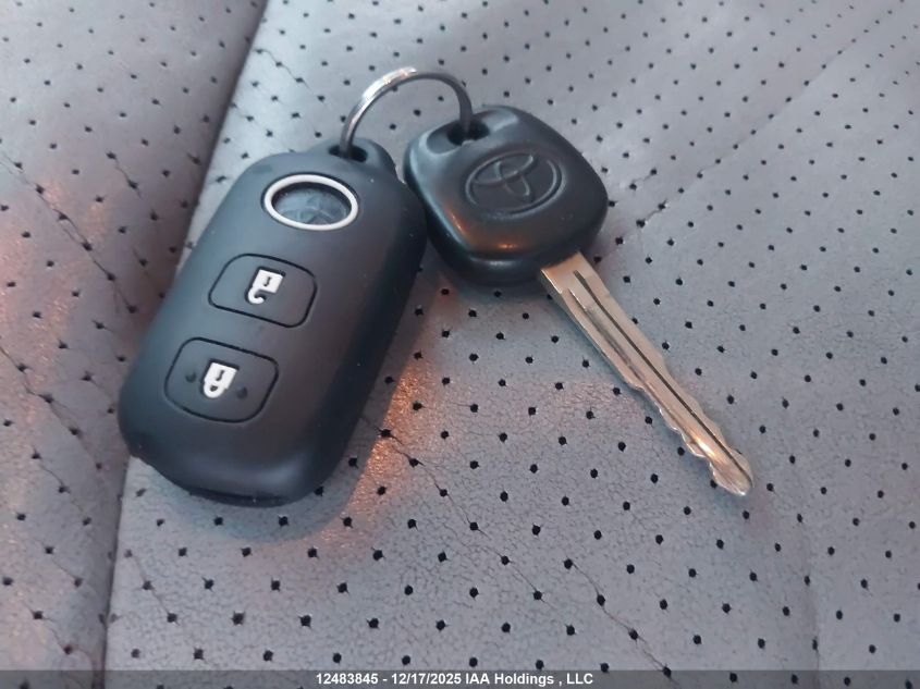 2004 Toyota Highlander V6/V6 7 Passenger VIN: JTEHP21A540027729 Lot: 12483845