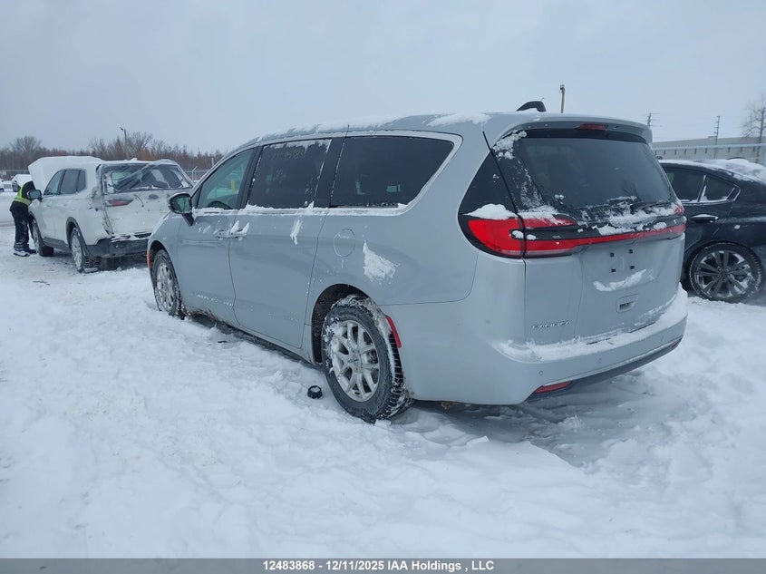 2C4RC1BG4PR621823 2023 CHRYSLER PACIFICA photo no. 3