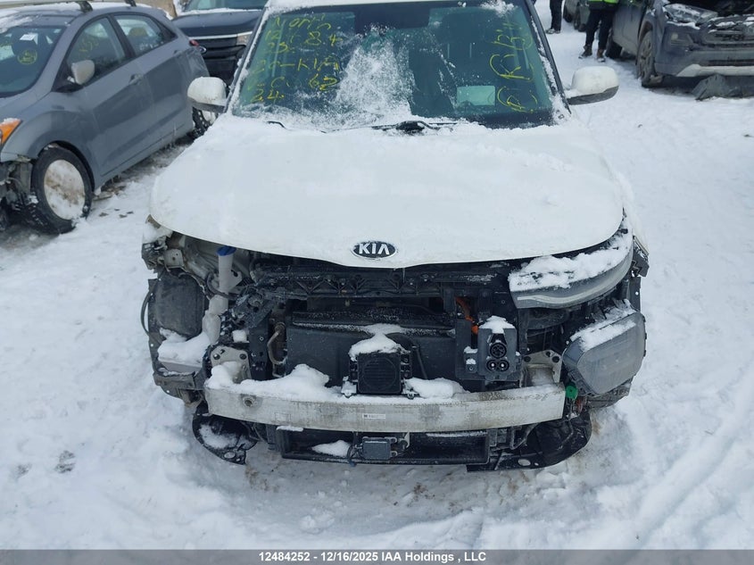 KNDJ33A16L7006224 2020 KIA SOUL EV photo no. 13