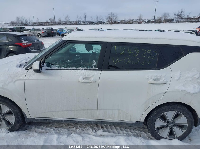 KNDJ33A16L7006224 2020 KIA SOUL EV photo no. 15