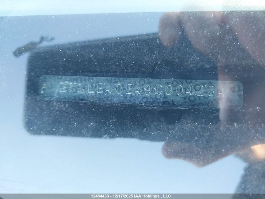 2009 Toyota Corolla Matrix S VIN: 2T1LE40E49C004234 Lot: 12484433