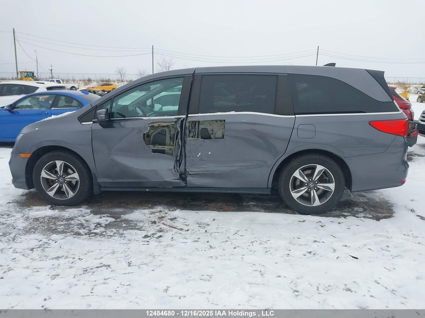 5FNRL6H66JB504095 2018 HONDA ODYSSEY photo no. 14