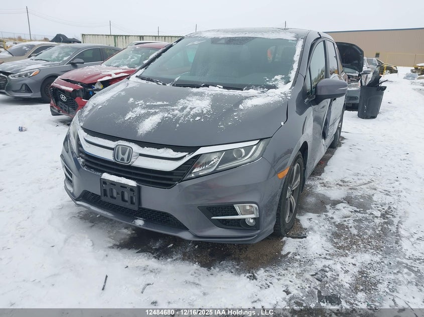 5FNRL6H66JB504095 2018 HONDA ODYSSEY photo no. 2