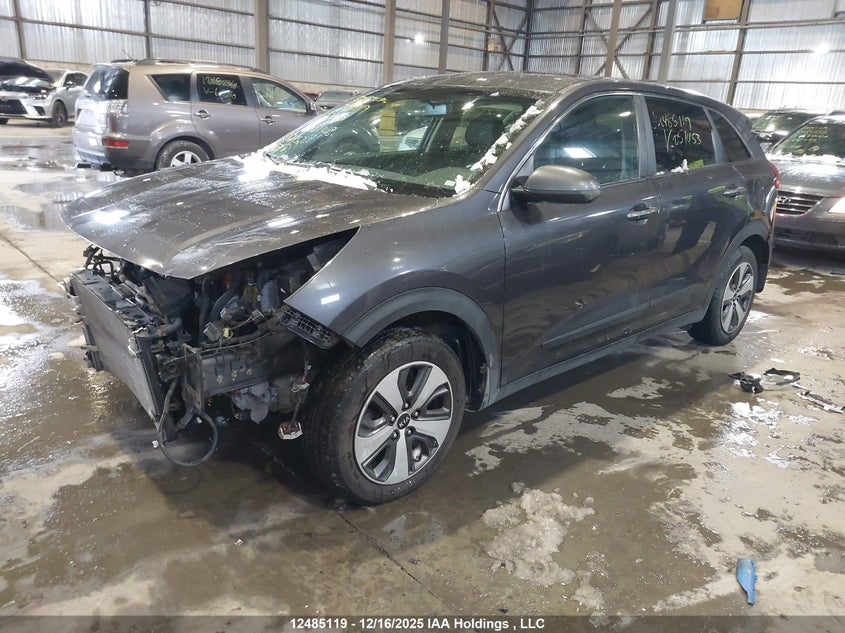 KNDCB3LC8H5051453 2017 KIA NIRO photo no. 2