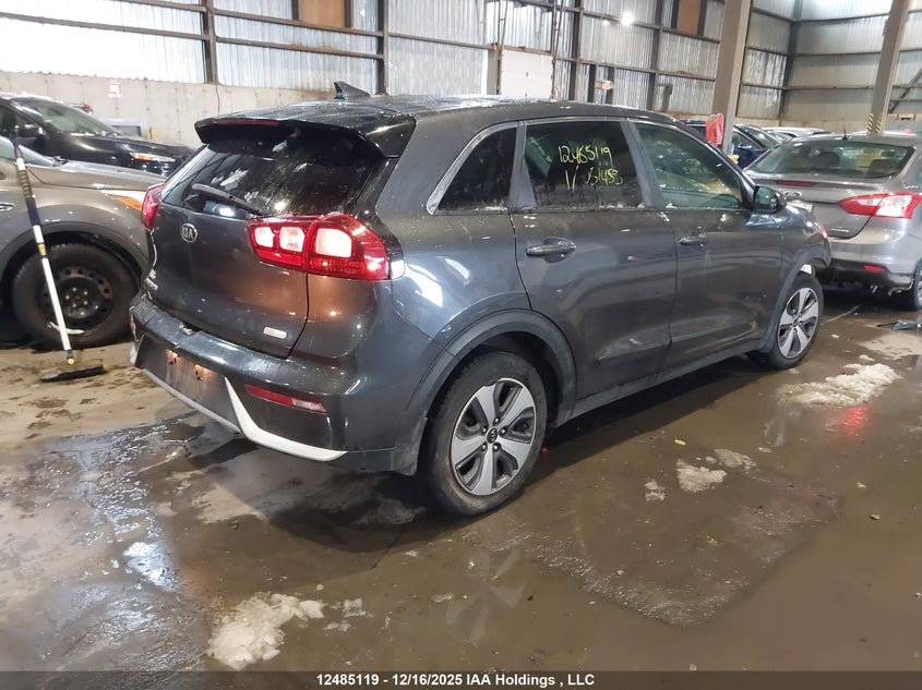 KNDCB3LC8H5051453 2017 KIA NIRO photo no. 4