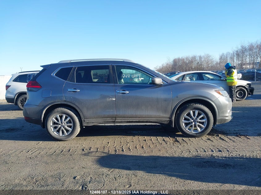 5N1AT2MV7HC789864 2017 NISSAN ROGUE photo no. 14