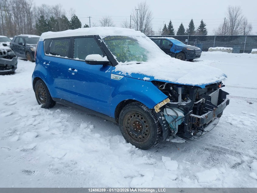 KNDJX3AE9K7037280 KIA SOUL EV Photo 1