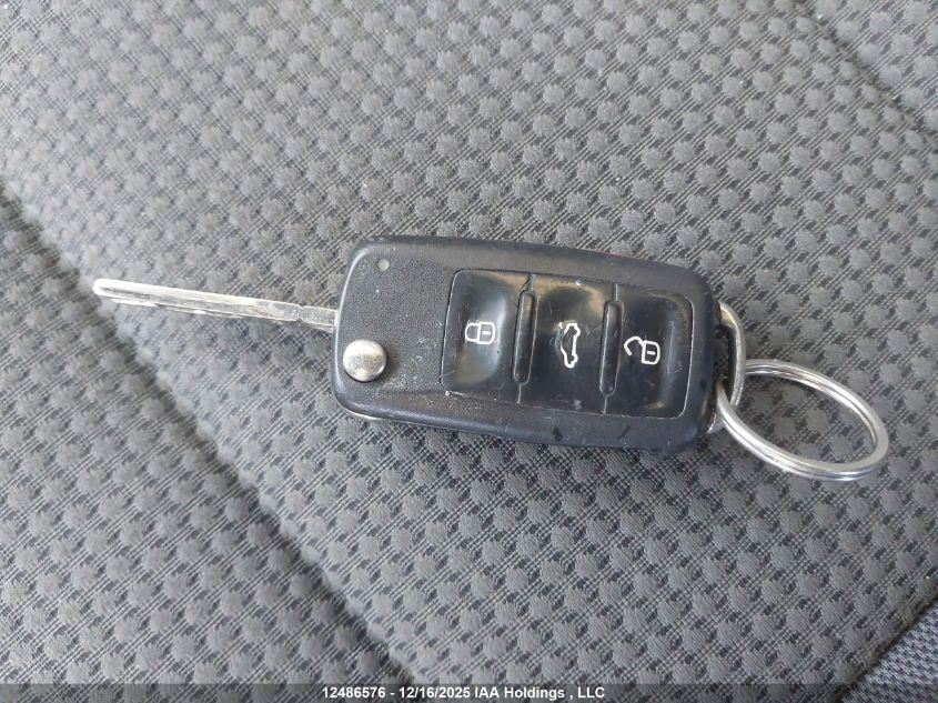 2010 Volkswagen Golf 2.5L Comfortline/2.5L Trendline VIN: 3VWKX7AJ6AM676601 Lot: 12486576