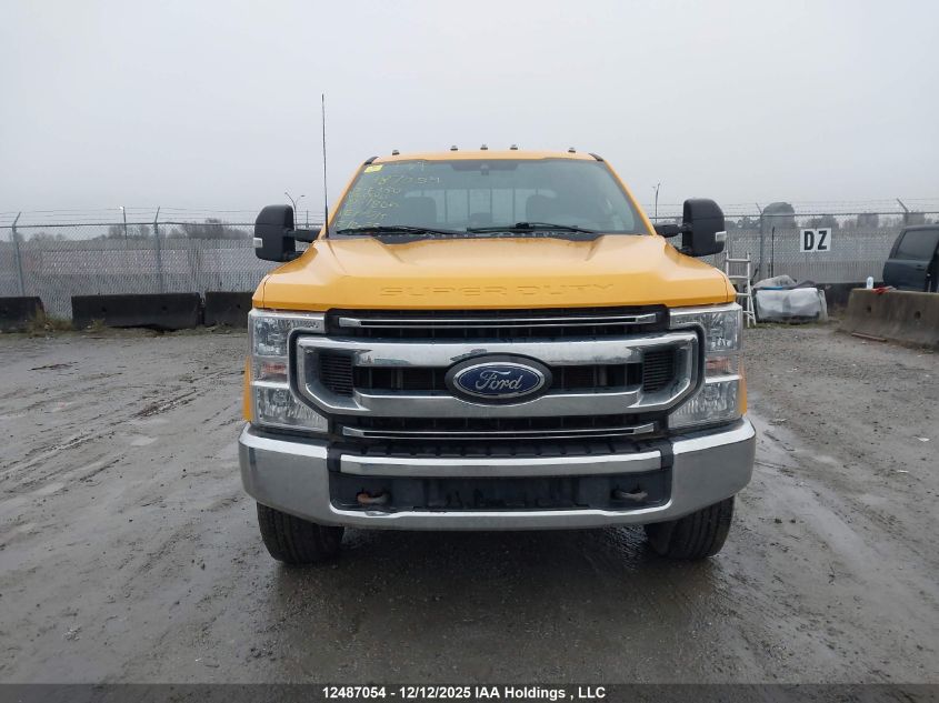 2022 Ford F-350 Chassis Xlt VIN: 1FD8W3F68NEC00161 Lot: 12487054