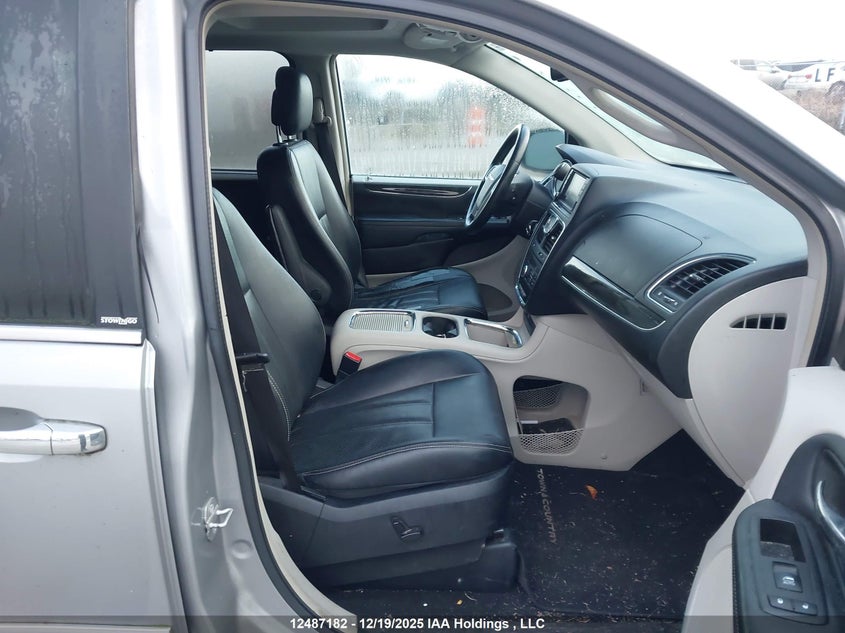 2C4RC1CG1ER231175 2014 CHRYSLER TOWN & COUNTRY photo no. 5