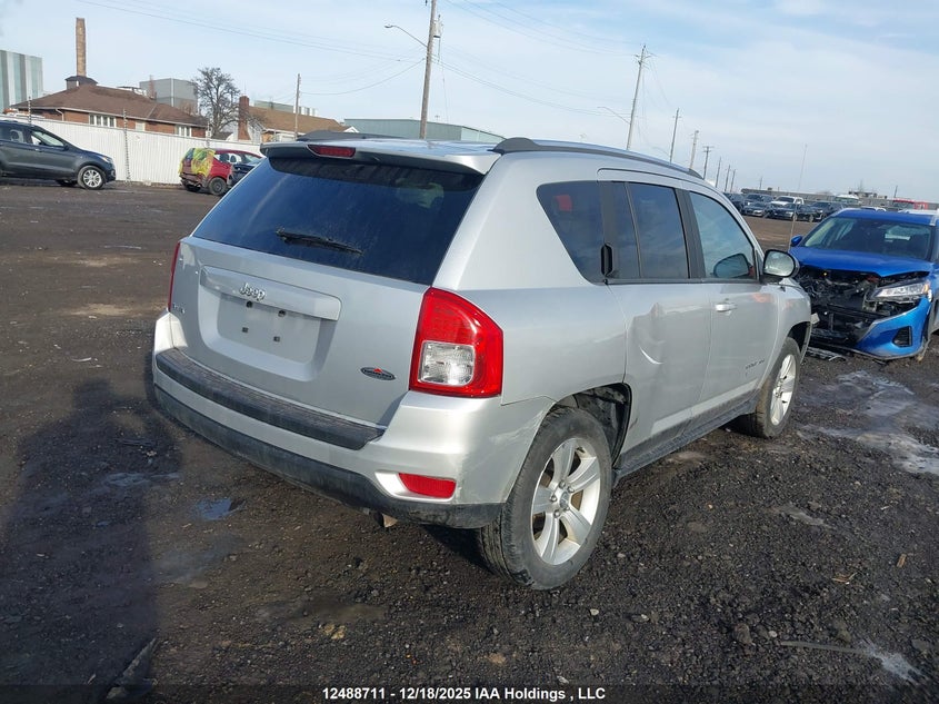 1C4NJDAB0DD270032 2013 JEEP COMPASS photo no. 4
